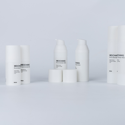 Materiale PP Pompa di lozione senza aria per lozione per il corpo 15ML 30ML 50ML Bianco Rotondo 0.25ML
